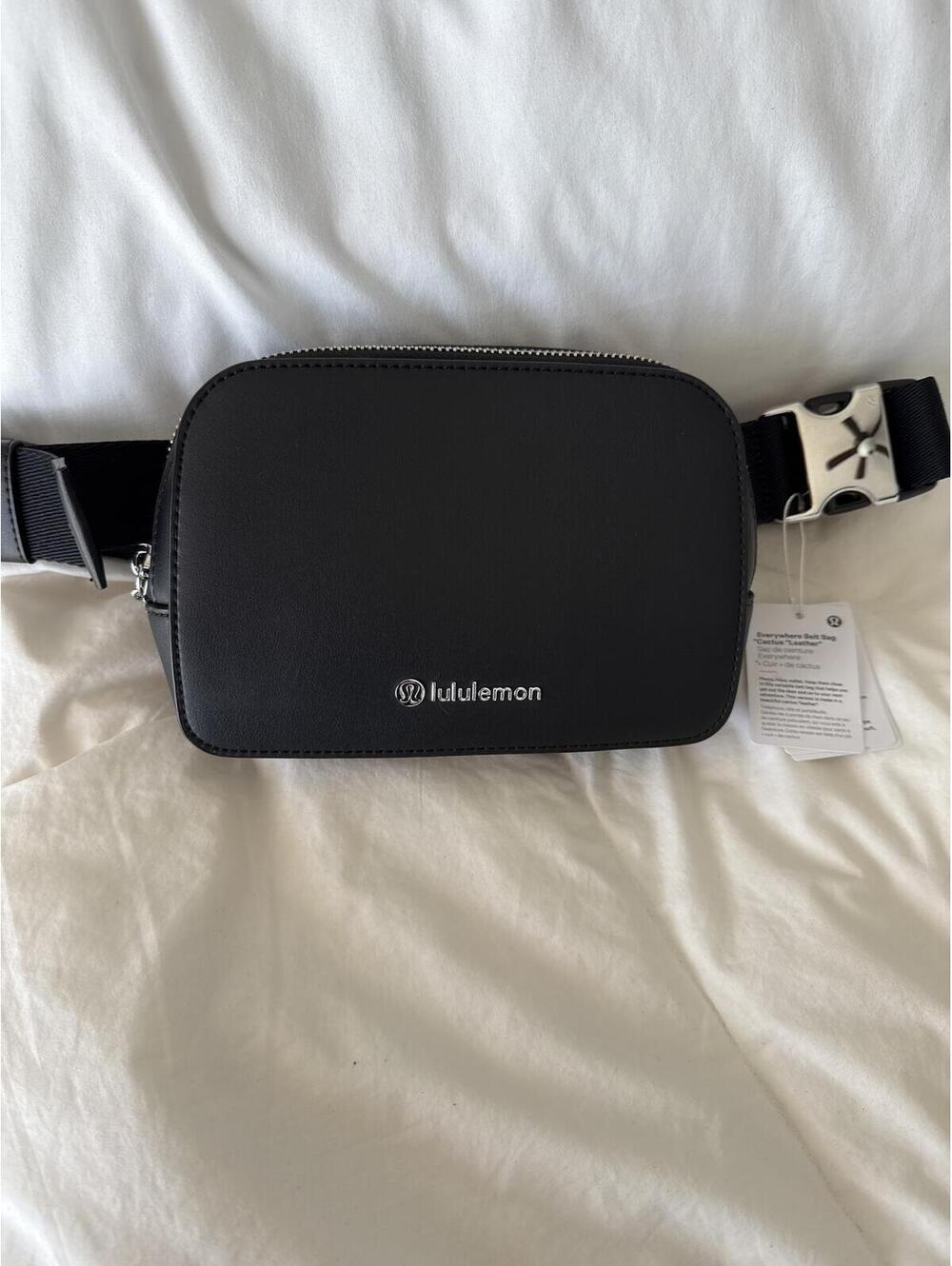 Lululemon Everywhere Belt Bag in Cactus Leather - Black/Silver